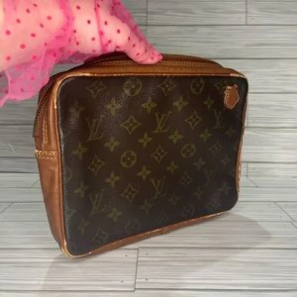 Louis Vuitton Monogram Pochette Second 184 Sport Clutch***